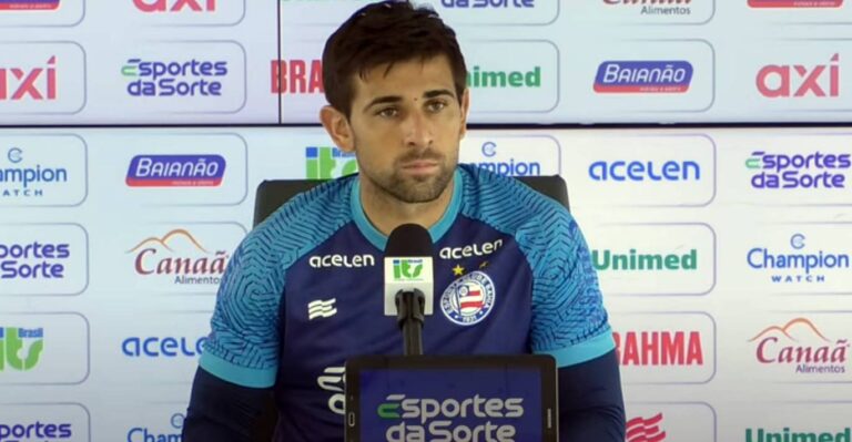 Acevedo garante estar 100% para jogo com o Santos