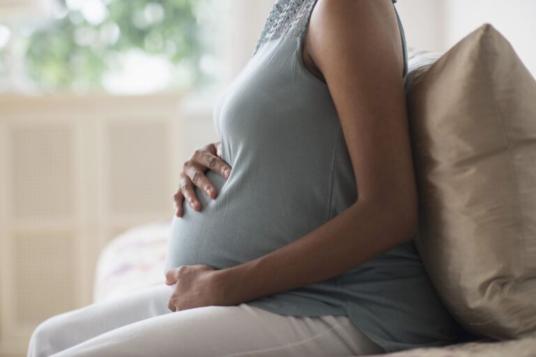 mulheres têm filhos cada vez mais tarde no Brasil