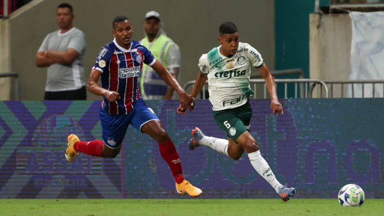 Palmeiras perde do Bahia com gol nos acréscimos e desperdiça chance de dormir na ponta do Brasileiro