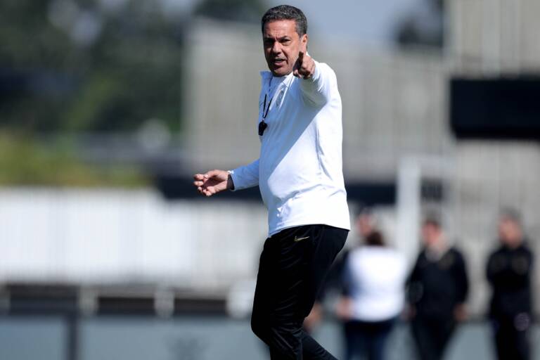 Com Giuliano, Corinthians está pronto para enfrentar o Bahia; veja escalações