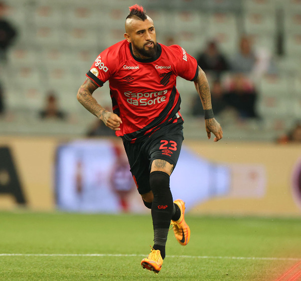 Lances da vitória do Athletico-PR sobre o Bahia pelo Brasileirão