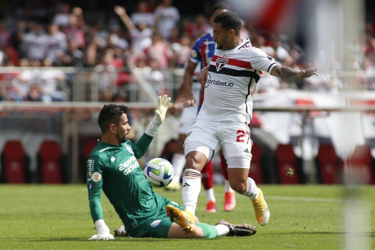 São Paulo pressiona, mas empata com o Bahia e perde chance de entrar no G4 do Brasileirão