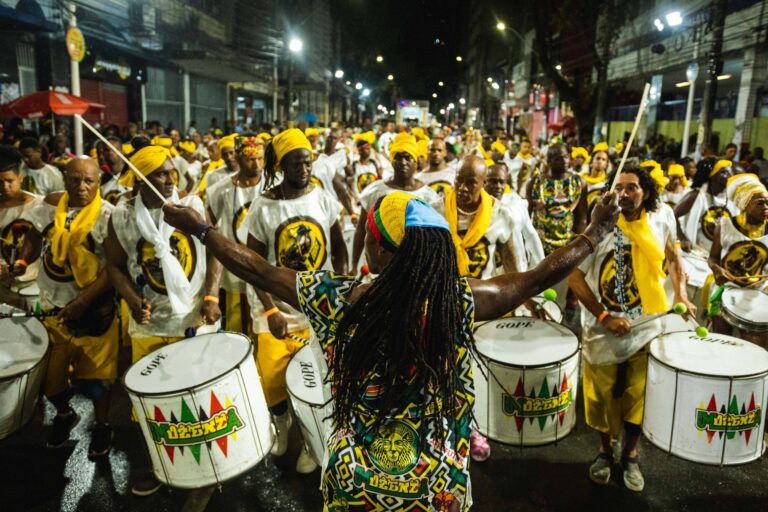 “Afros e Afoxés: A revolução do tambor”