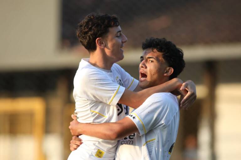 Santos sai atrás, mas vence Bahia de virada pelo Brasileirão sub-17