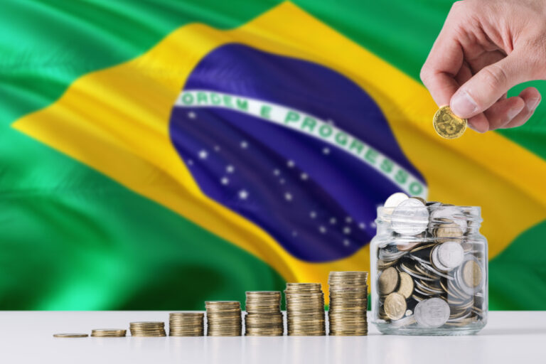 Mercado melhora projeções para déficit primário, arrecadação e dívida bruta