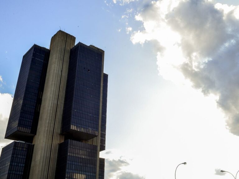 Operação-padrão de funcionários do BC atrasa relatório Focus