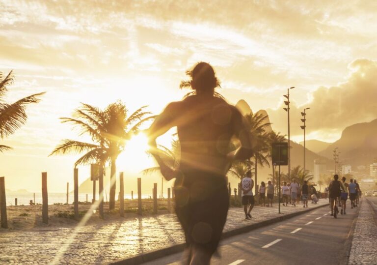 Treino intenso no fim de semana pode compensar falta de exercício diário, diz estudo