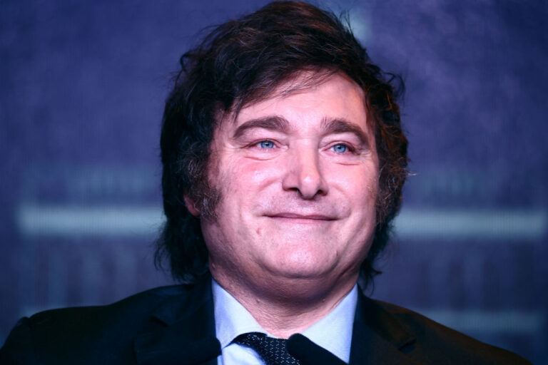 em grande revés para Milei, “lei ônibus” é enviada de volta a comissão