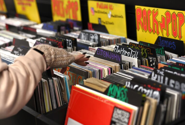 Discos de vinil voltam à cesta de inflação do Reino Unido após 32 anos