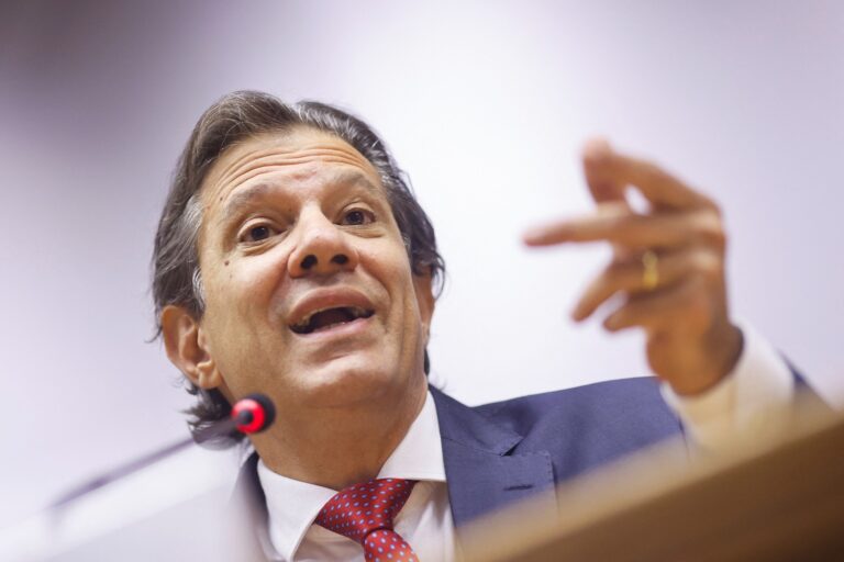 Haddad fala em rever (para cima) projeções de crescimento do PIB para 2024