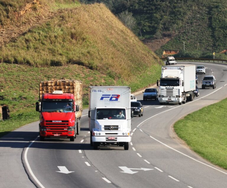 PMI de serviços no Brasil cresce em fevereiro para o nível mais elevado em 19 meses