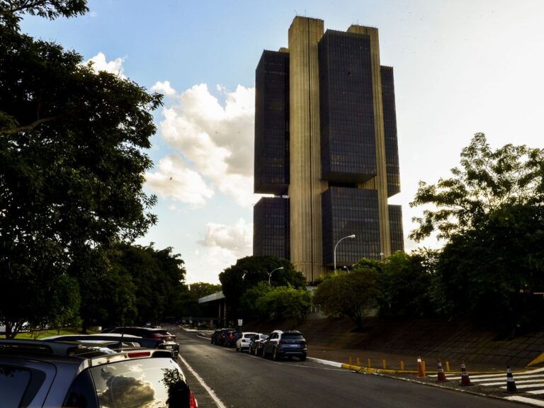 Para AGU, PEC da autonomia financeira do Banco Central é inconstitucional
