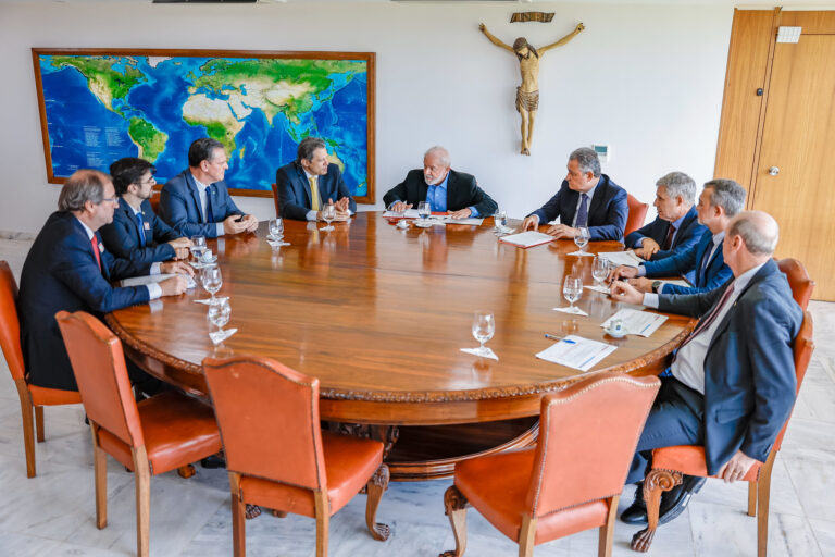 governo faz reunião de emergência e espera queda de 20% no arroz