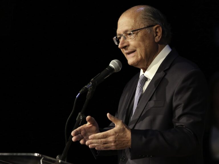 juro alto “é uma das piores coisas” e deveria cair “mais rápido”