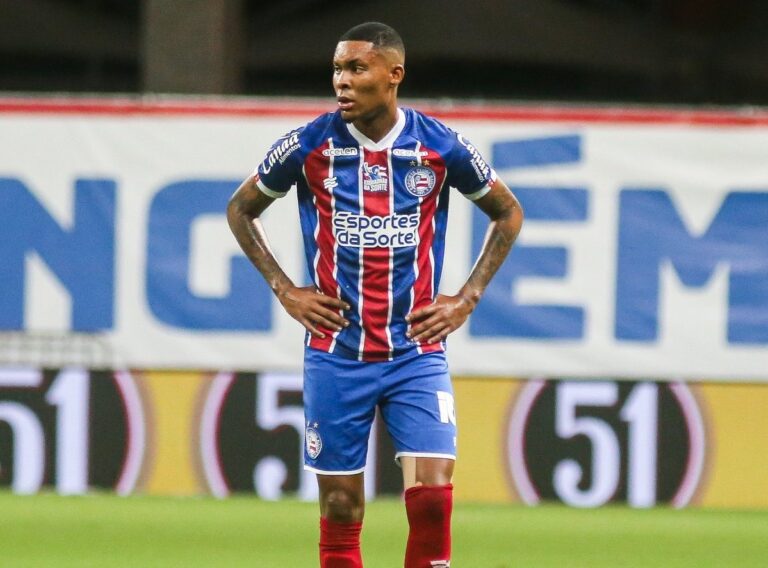 Bahia anuncia empréstimo do lateral esquerdo Caio Roque ao Londrina
