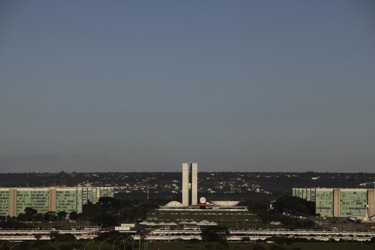 Governo piora estimativa de déficit fiscal para R$ 14,5 bi em 2024