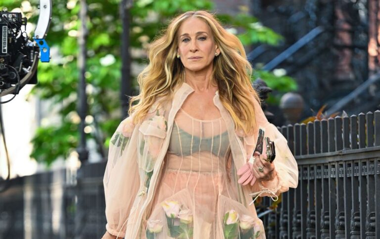 “Sex and the City“: Antes elogiado, estilo de Carrie Bradshaw não agrada fãs
