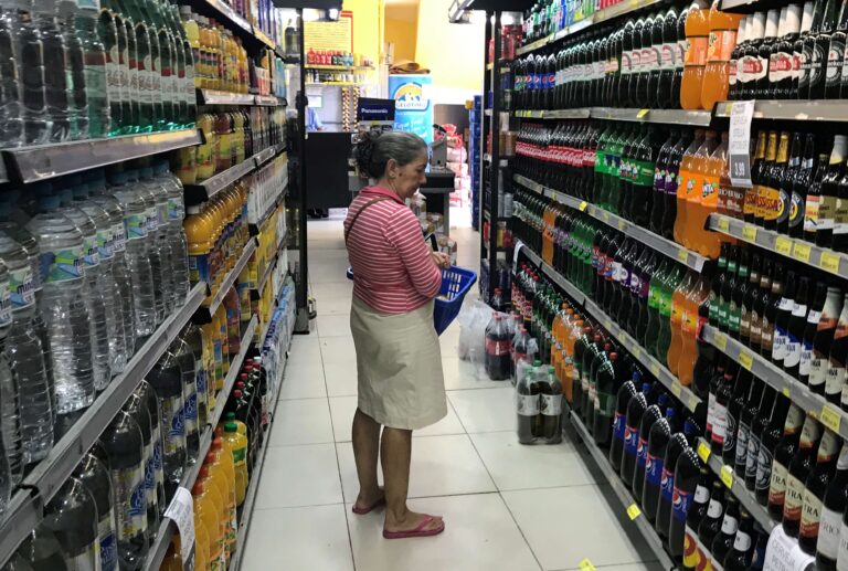 Varejo registra queda mensal de 0,5% em abril, mostra Índice Stone