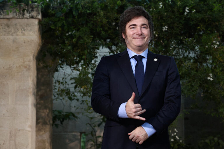 Argentina registra em maio maior superávit primário mensal sob comando de Milei
