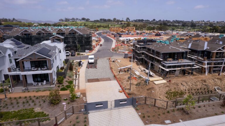 Construção de novas moradias nos EUA cai 5,2% em maio
