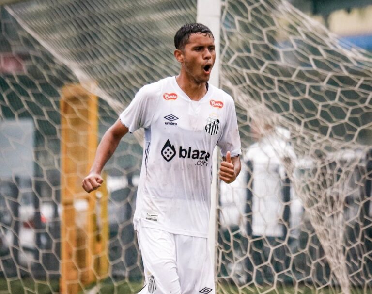 De virada, Santos bate Bahia no CT Rei Pelé e sobe na tabela do Brasileiro sub-20