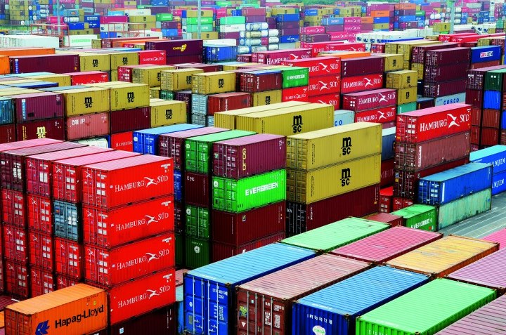 Greve retém 17,3 mil automóveis importados nos portos e reduz atividade em até 5%