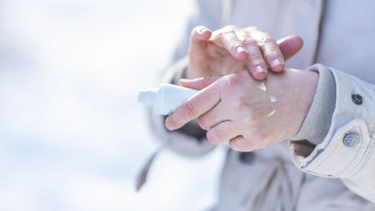 Inverno pode agravar doenças de pele; saiba como prevenir