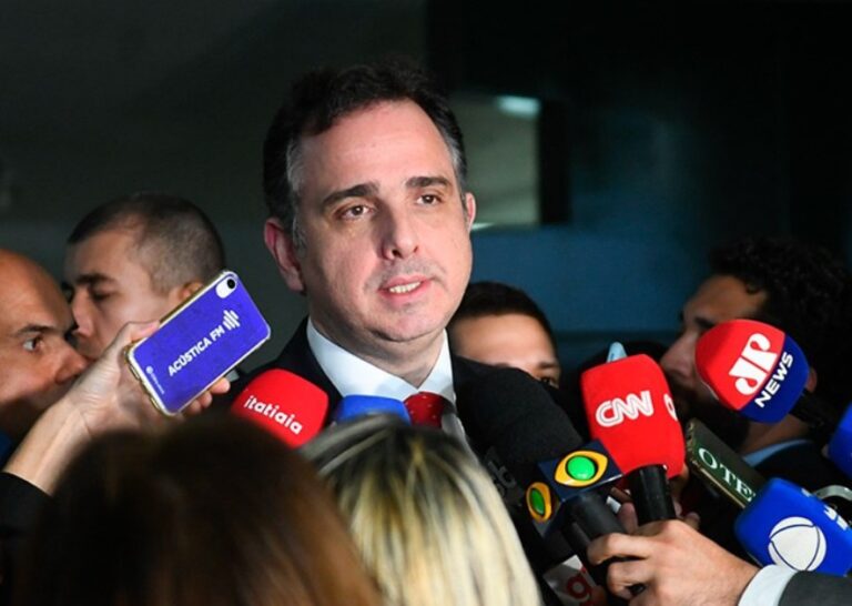 Pacheco anuncia acordo com governo para renegociação de dívida dos Estados