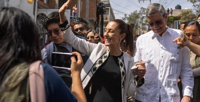 Peso se desvaloriza e Bolsa cai no México com vitória expressiva de Claudia Sheinbaum