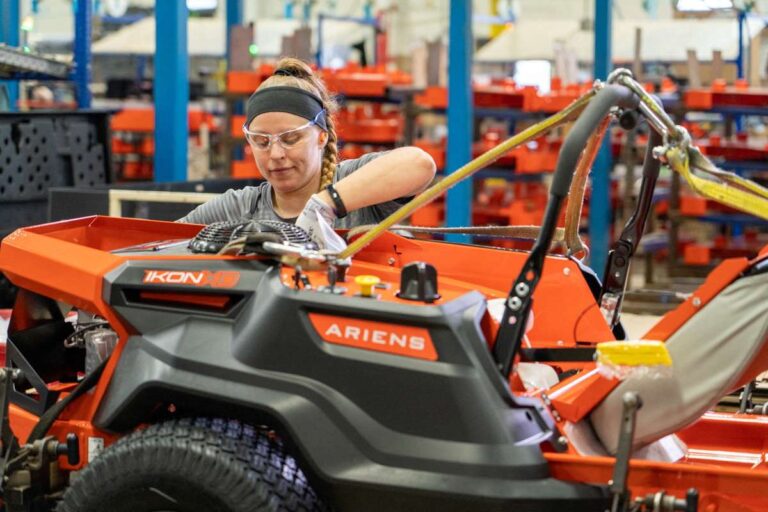 Produção industrial nos EUA cresce 0,9% em maio, acima do esperado