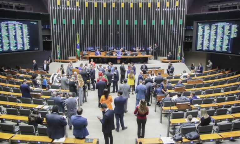 Câmara pode pautar debate sobre nova reforma da Previdência em 2025, diz jornal