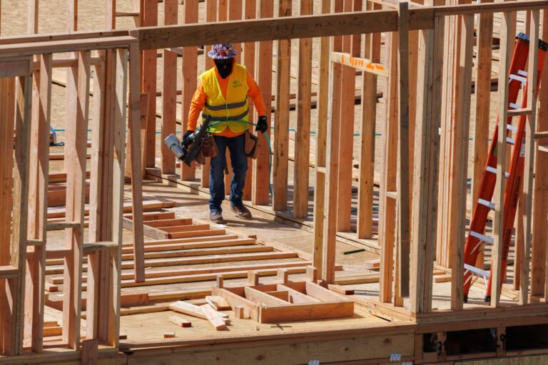 Gastos com construção nos EUA têm queda inesperada em maio