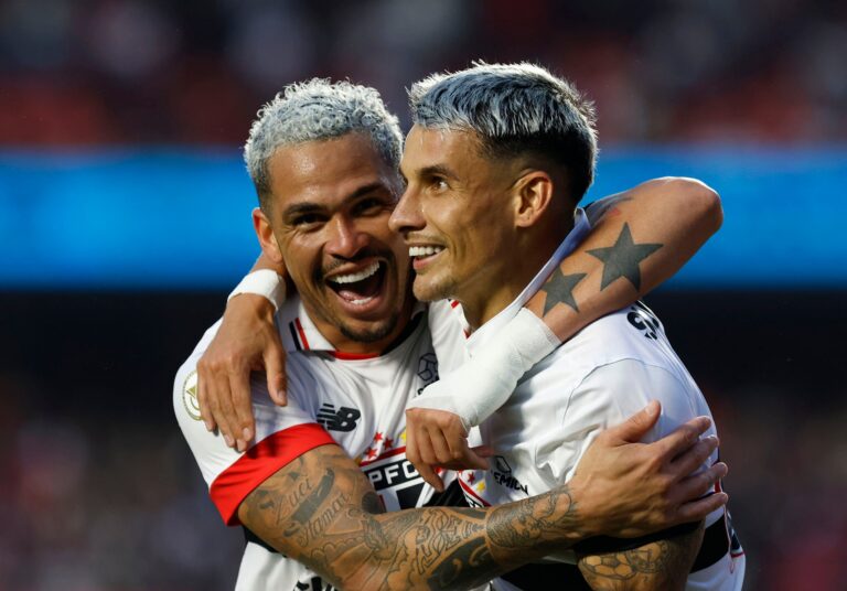 São Paulo vence Bahia em reencontro com Ceni e termina rodada no G6 do Brasileiro