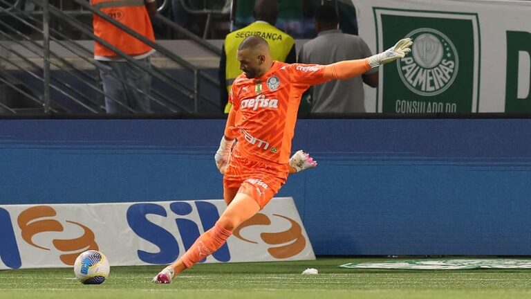 Weverton - o goleiro foi um dos destaques do jogo. Fez boas defesas, algumas difíceis, ao longo do jogo, sendo importante para manter o zero no placar adversário (Foto: Cesar Greco/Palmeiras)