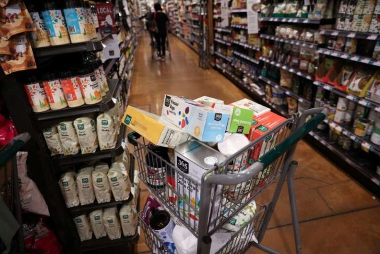 Vendas no varejo dos EUA crescem mais do que o esperado em julho
