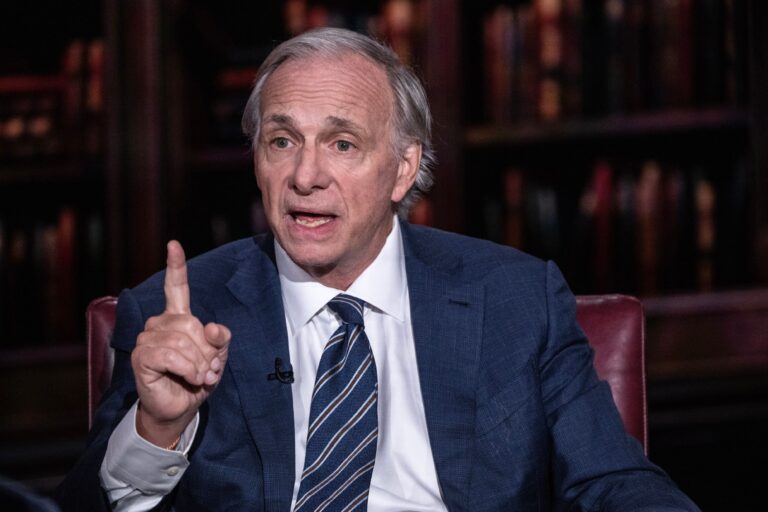 Brasil deve crescer menos que Argentina e México na próxima década, projeta Ray Dalio