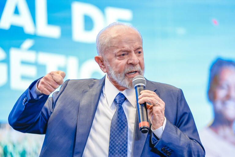 Governo apresentará proposta para evitar uso do cartão do Bolsa Família em apostas