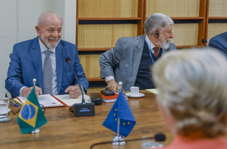 economia brasileira surpreende “os homens do mercado e pessimistas de plantão”
