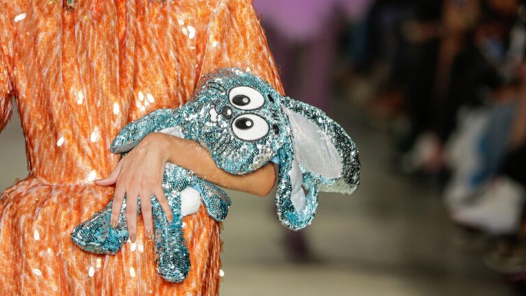 Coleção “Cabeça Feita“, de Walério Araújo, leva Turma da Mônica à SPFW