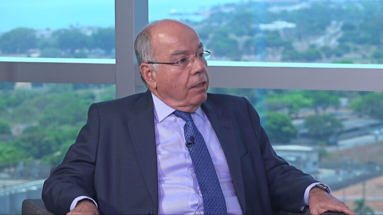 Ministro afirma ser “indispensável” compra de novo avião rápido e seguro