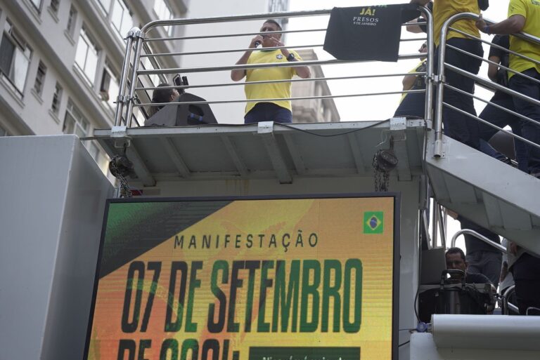 Racha na direita não significa que ela esteja diminuindo, diz especialista à CNN