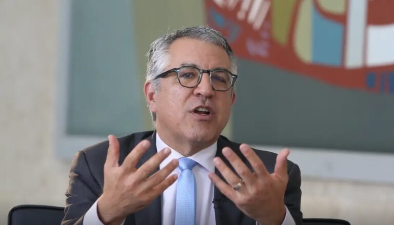 Ajuste fiscal não será “serra elétrica” em gastos, diz Padilha