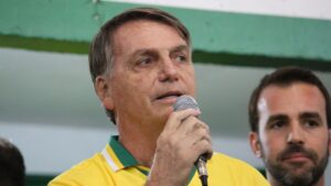 Deputada do PSOL pede a Moraes prisão preventiva de Bolsonaro