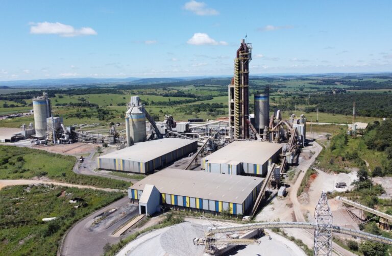 Venda de cimento tem nova alta, de 9% em outubro, diz Snic