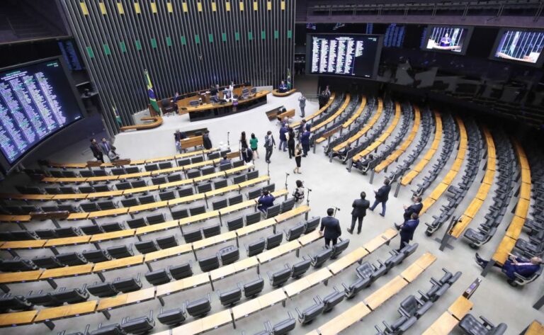 Câmara aprova projeto de renegociação da dívida dos estados