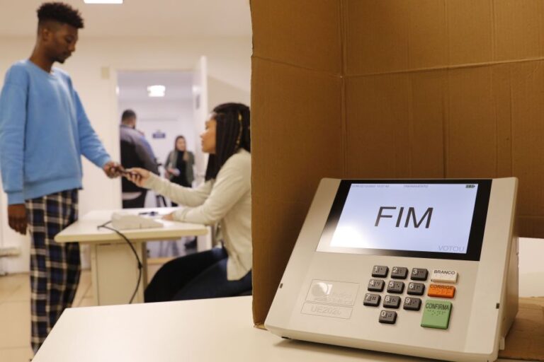 “Saíram deste processo quatro direitas“, avalia Carlos Melo ao WW