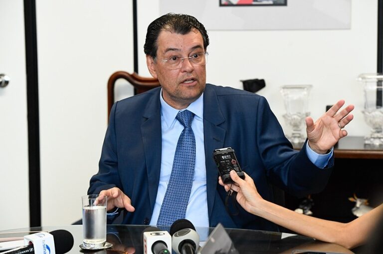 Tributária: arma entra em “imposto do pecado” e carne segue em cesta básica isenta