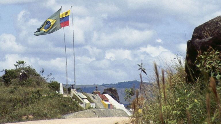 “Absolutamente sob controle”, diz Múcio à CNN sobre fronteira com Venezuela