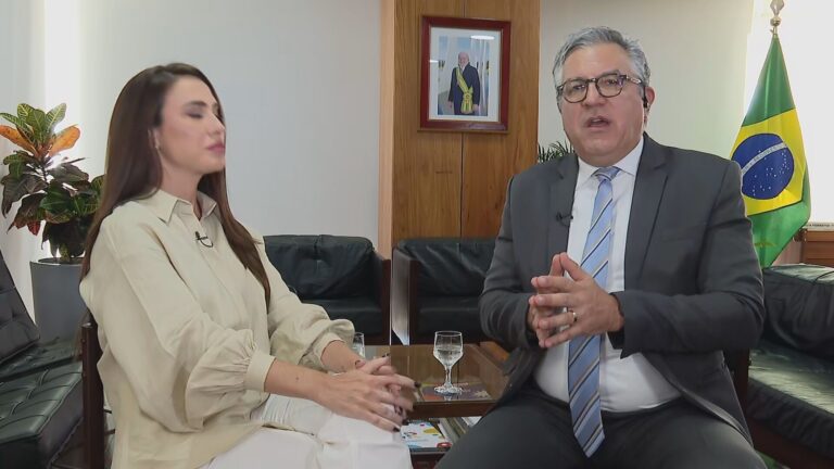 Acho que Lula está analisando, diz Padilha sobre reforma ministerial