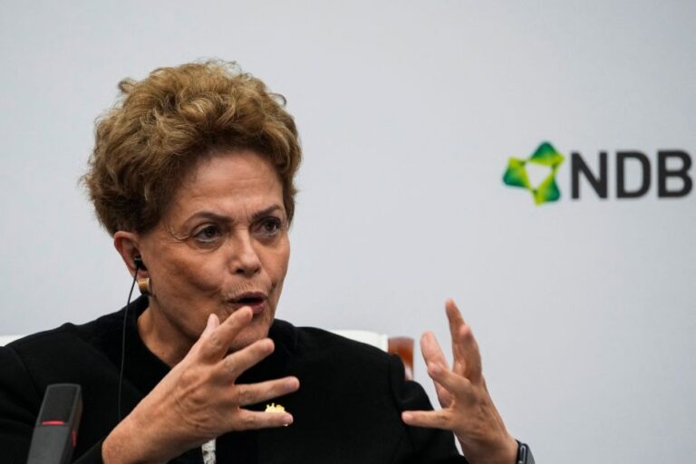 Dilma tem quadro de neurite vestibular e deve receber alta em breve